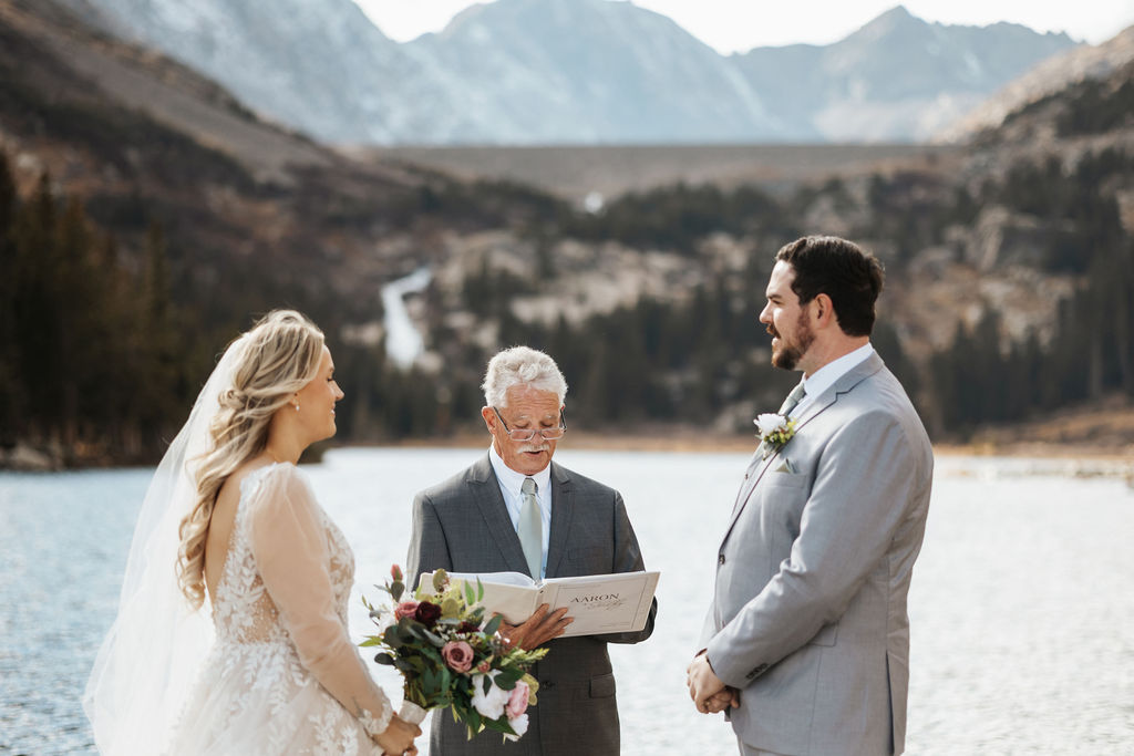 Couples elopes in Rocky Mountains of Colorado with their dog 